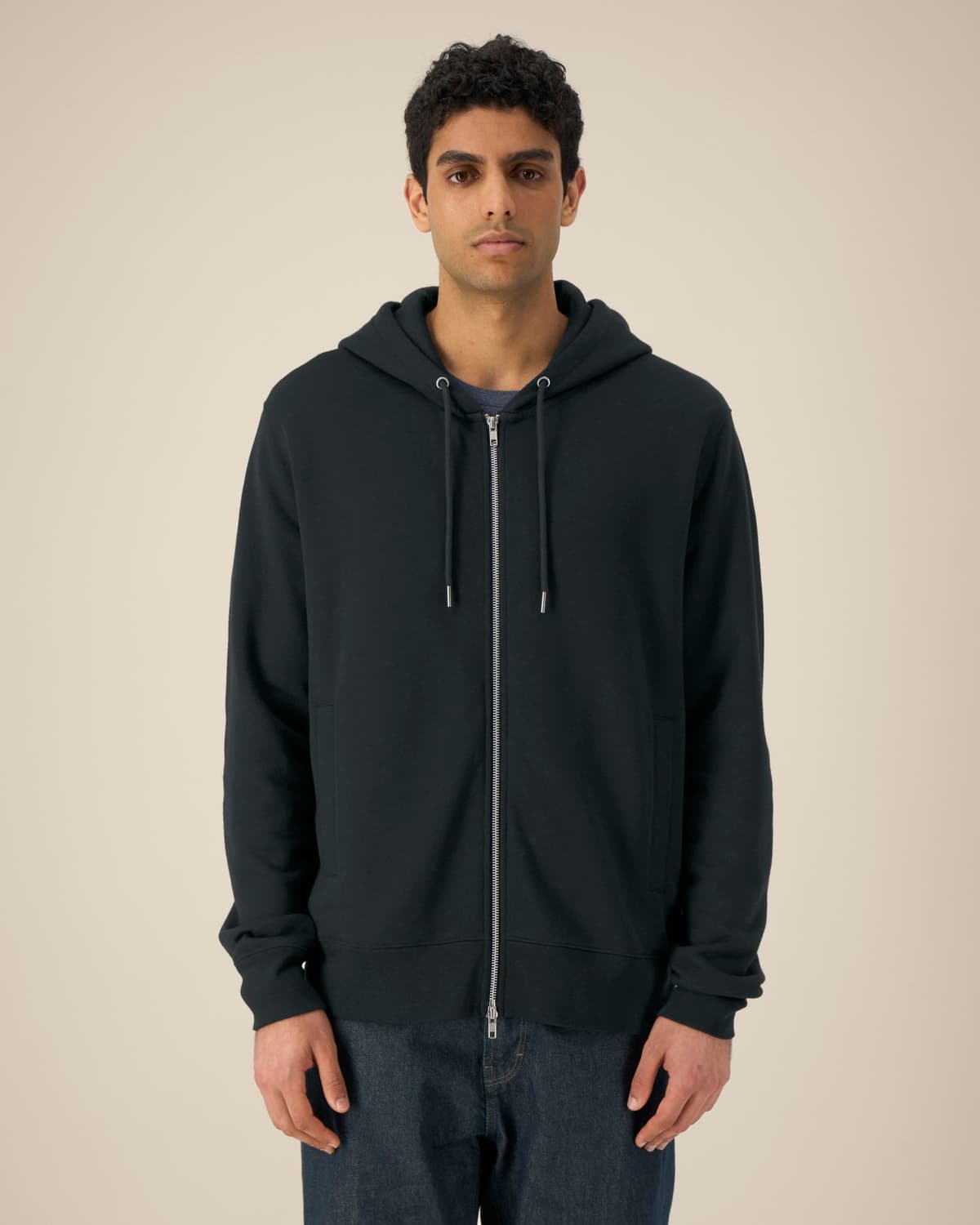 Astor – Black